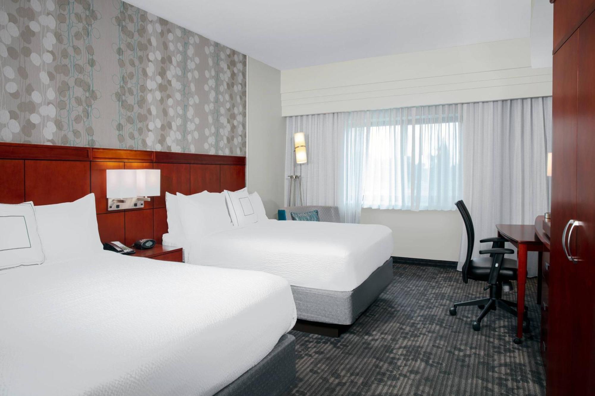 Queen Room with Two Queen Beds,1742665118:JPEG